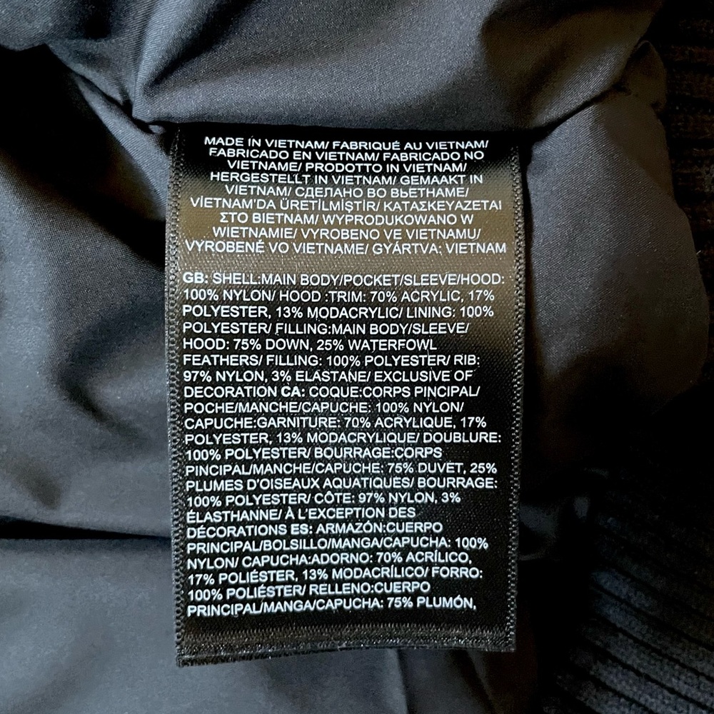 The North Face Men’s Gotham III Waterproof Black Jacket - Picture 8 of 10